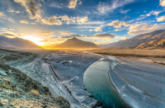 Ladakh Scenic Escape: Leh & Nubra Valley Experience